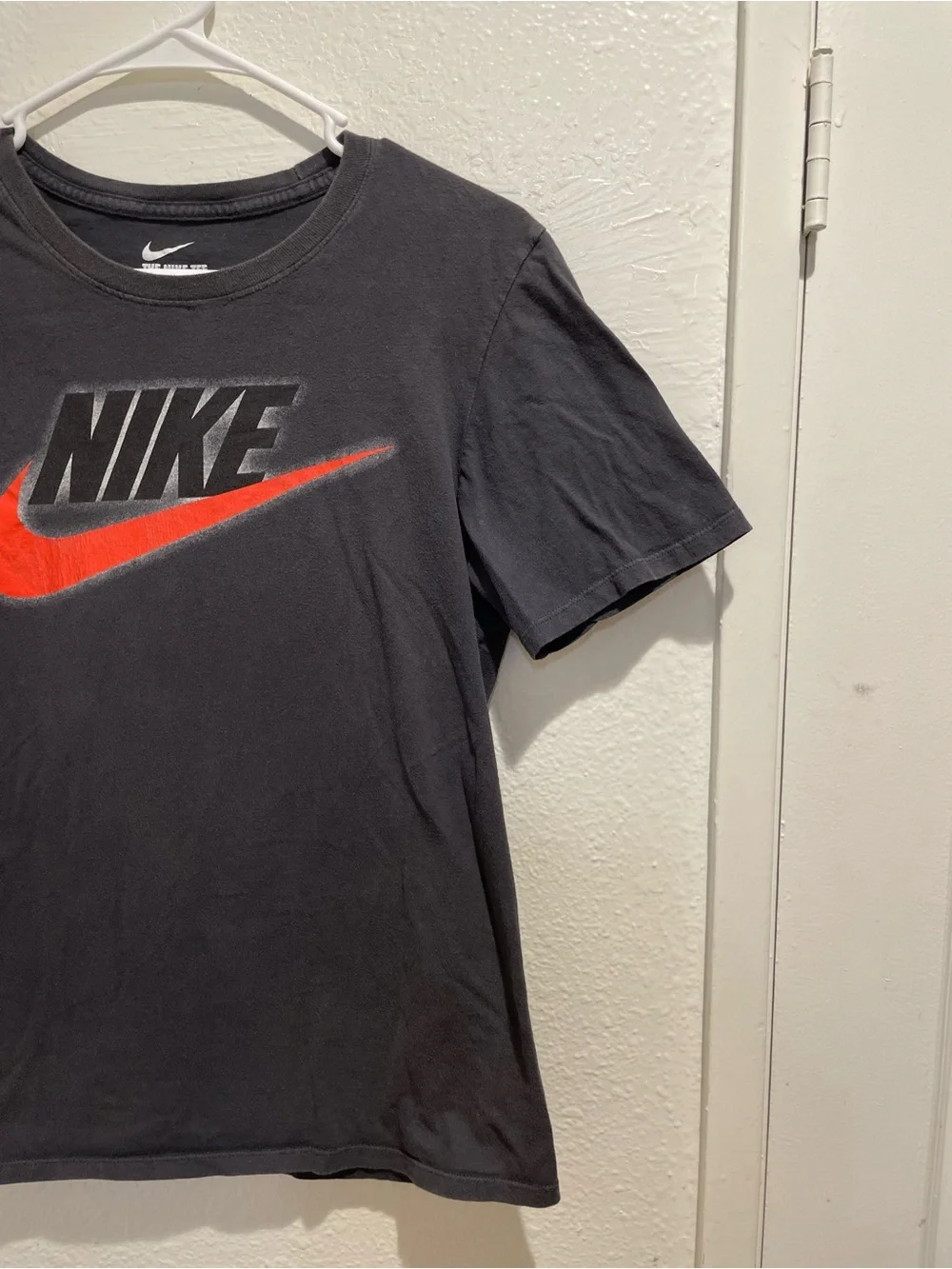 Nike Graphic T Shirt Mens Small Black Neon Orange Swoosh Spell Out Tee